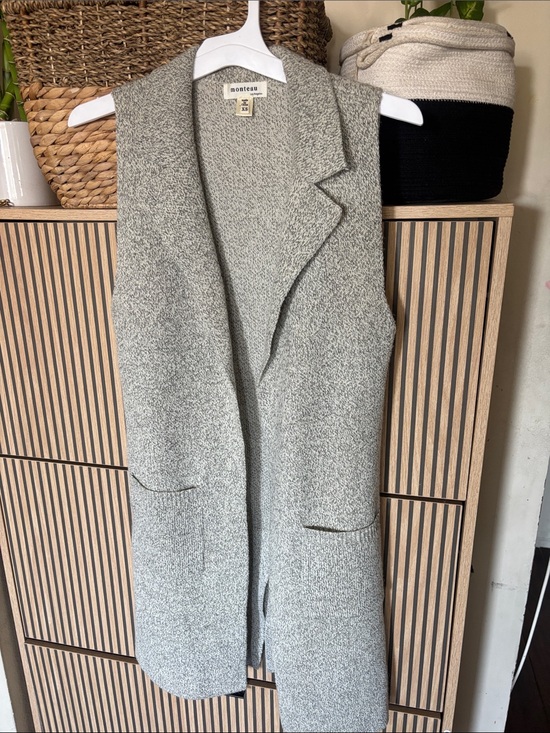 Monteau Jackets & Blazers - Monteau Heather Gray Sleeveless Knit Vestigan